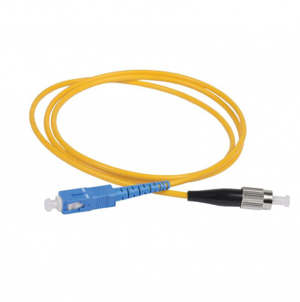 купить Патч-корд оптический коммутационный переходной для одномодового кабеля (SM); 9/125 (OS2); SC/UPC-FC/UPC (Simplex) (дл.70м) ITK FPC09-SCU-FCU-C1L-70M
