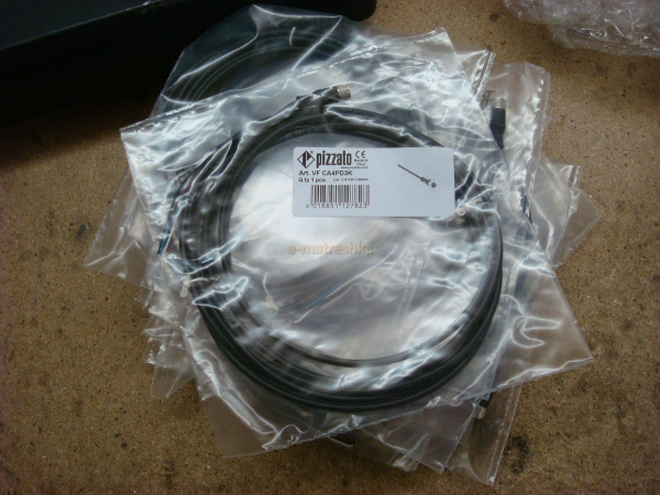 купить Соединительный кабель VF CA4PD3K, M8 прямой соединительный штекер 4 полярный с 3 m кабель PVC (Pizzato)